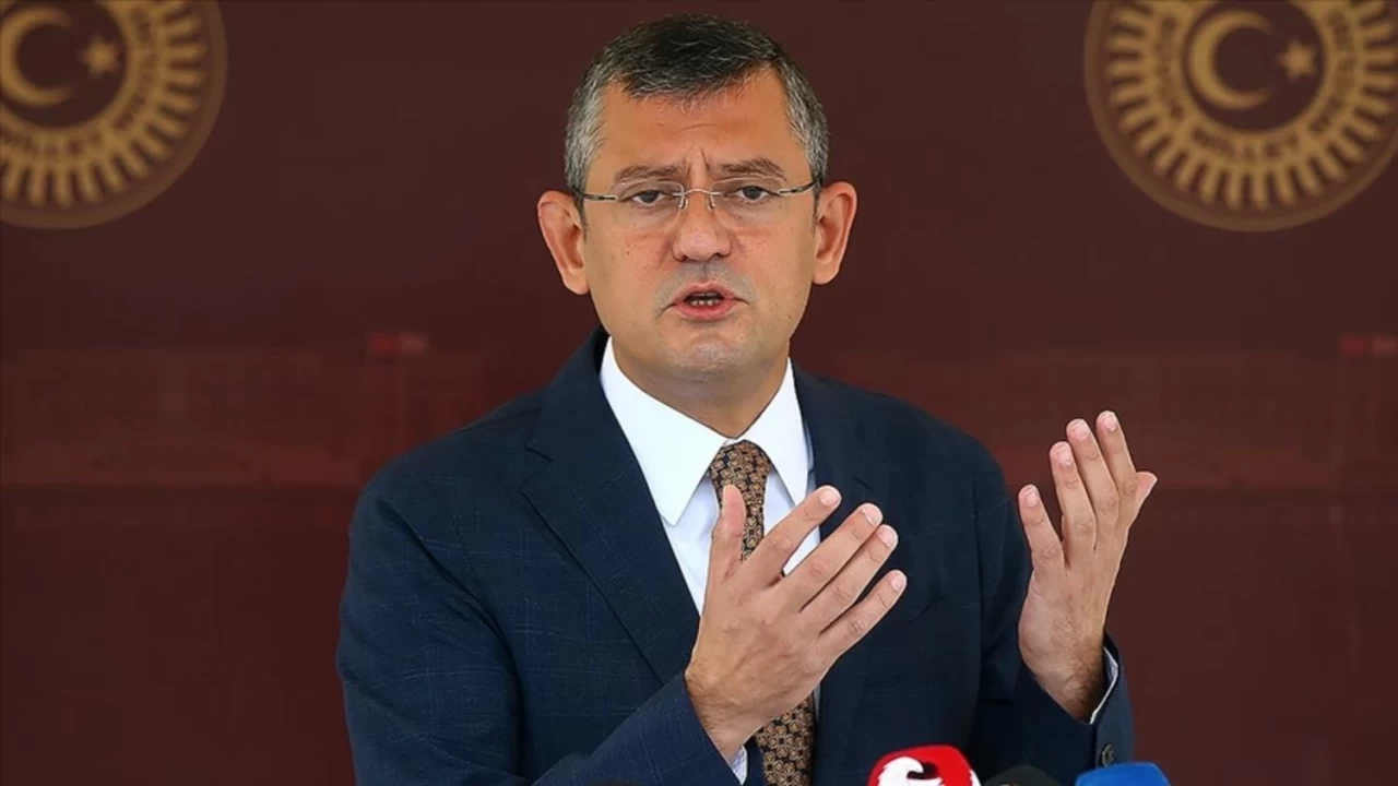 Özgür Özel'den İstifa Resti: "CHP'yi Birinci Parti Yapamazsam Görevi Bırakırım!"