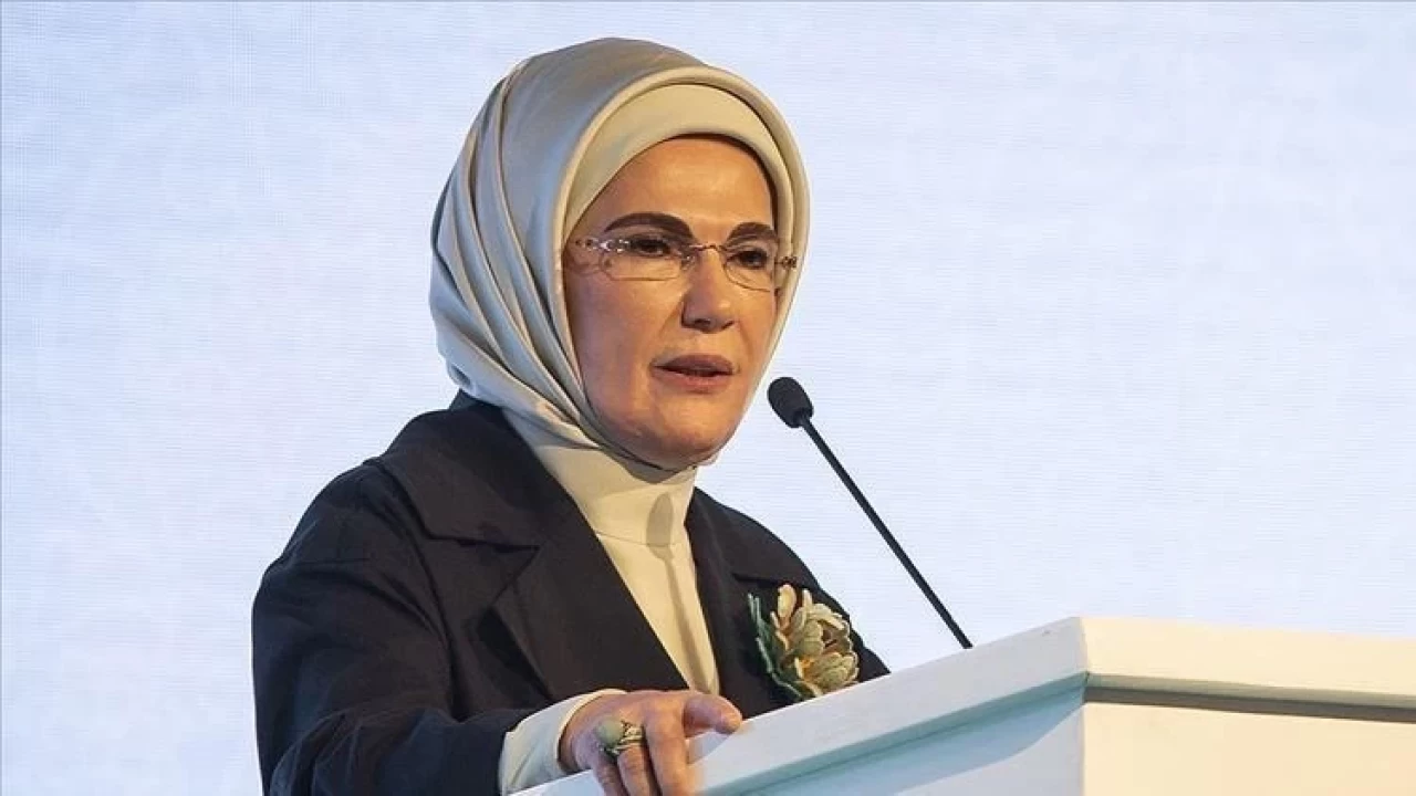 Emine Erdoğan'dan Malazgirt Zaferi Mesajı: "Sarsılmaz İnanç ve Cesaretle Temeller Atıldı"