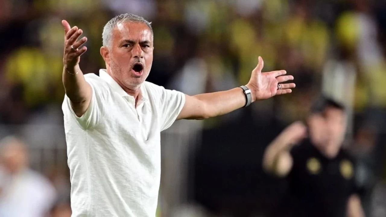 Mourinho Fenerbahçe'ye neşteri vuruyor! Mou'dan forvet ve orta saha kararı