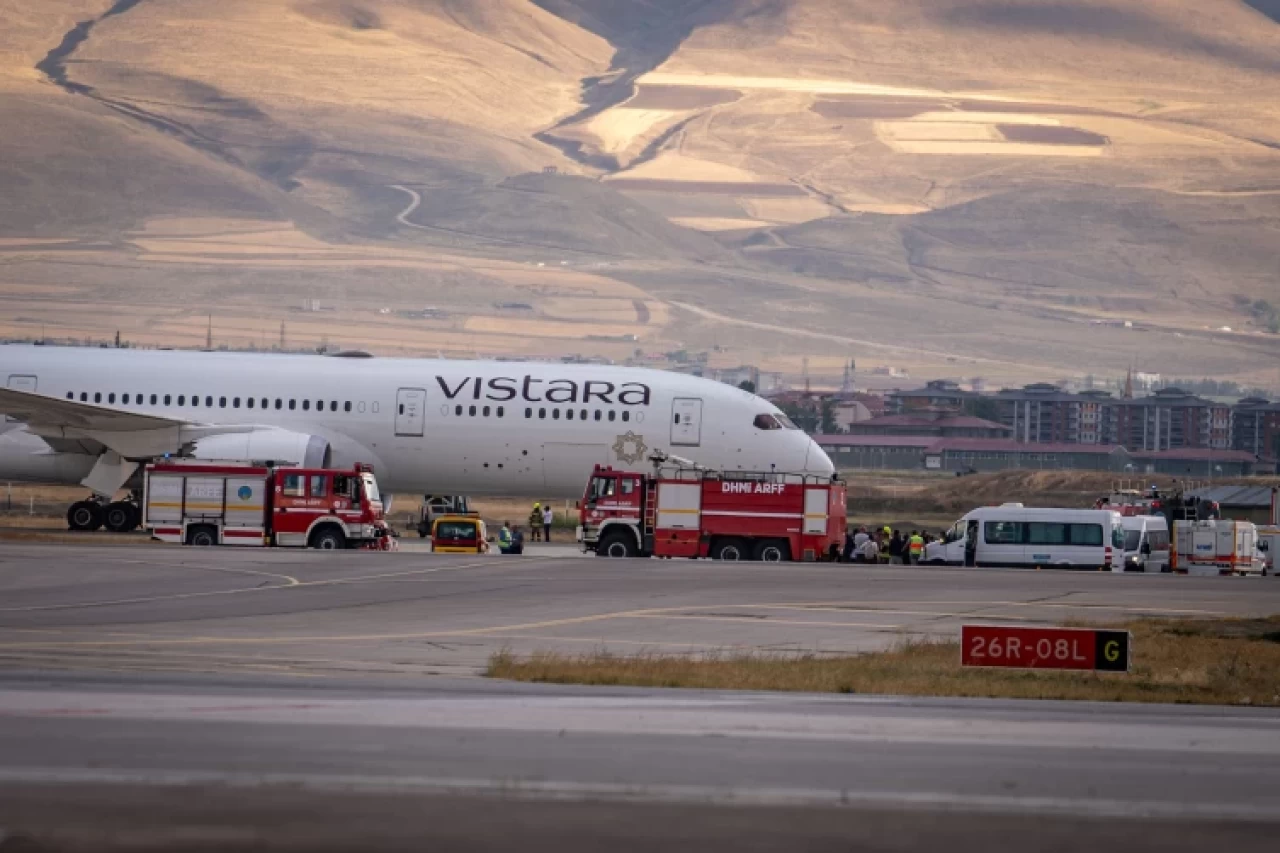 Erzurum semalarında panik! Hindistan uçağında bomba ihbarı yapıldı