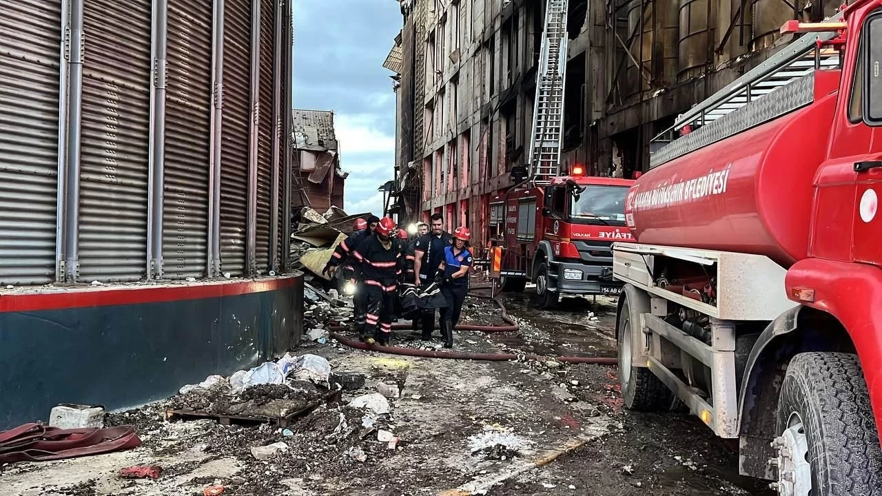 Sakarya Hendek'te Makarna Fabrikasında Patlama! 1 Ölü, 30 Yaralı