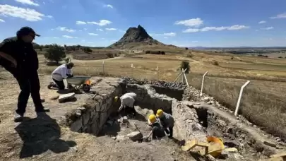 Çorum'da Kalehisar'da Anadolu Selçuklu Kenti Gün Yüzüne Çıkıyor! 100 Yıl Sürecek Kazılar Başladı