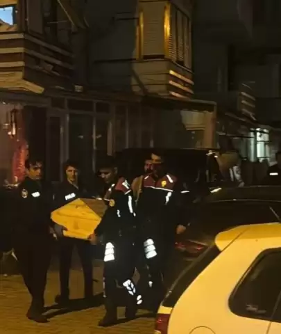 Büyükçekmece'de Polise Ateş Açan Şahıs İntihar Etti: 18 Aranması Olduğu Ortaya Çıktı