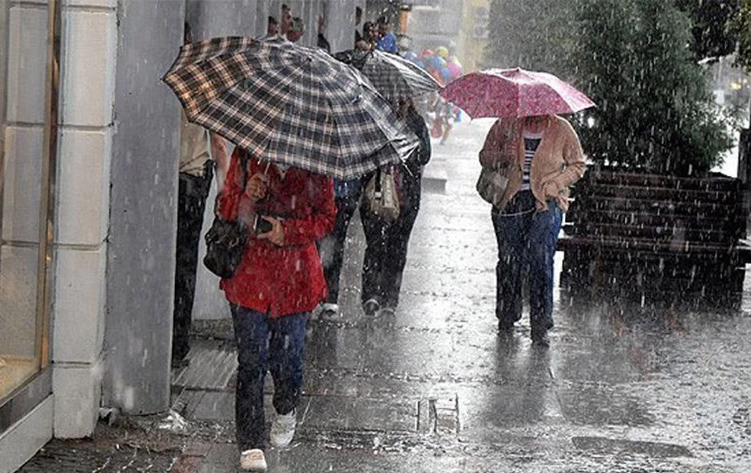 Meteoroloji’den Sağanak ve Kar Yağışı Uyarısı: Yurt Genelinde Yağışlar Etkili Olacak