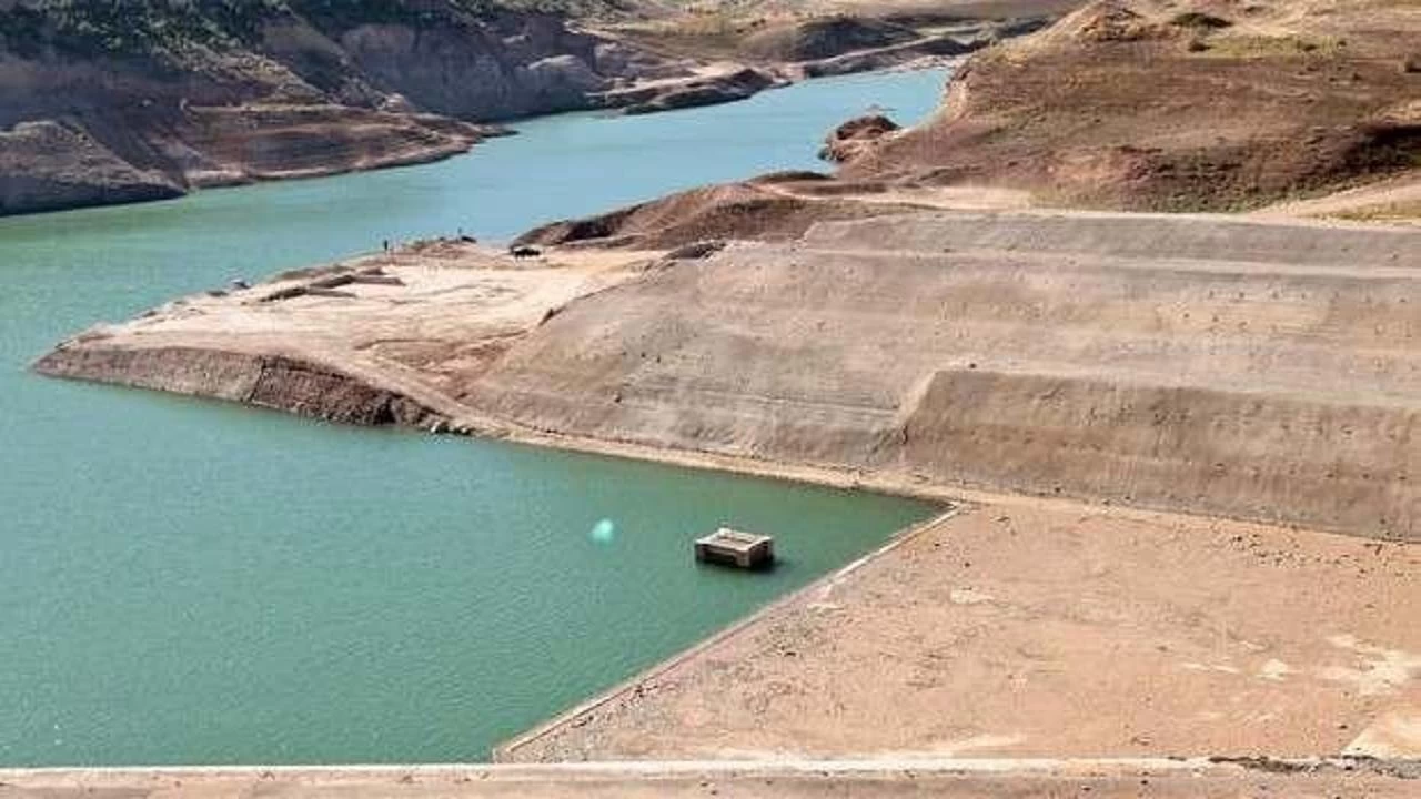 Denizli'de Su Krizi: Akbaş Barajı'ndan İçme Suyu Alımı Durduruldu! 400 Bin Kişi Susuz Kalabilir