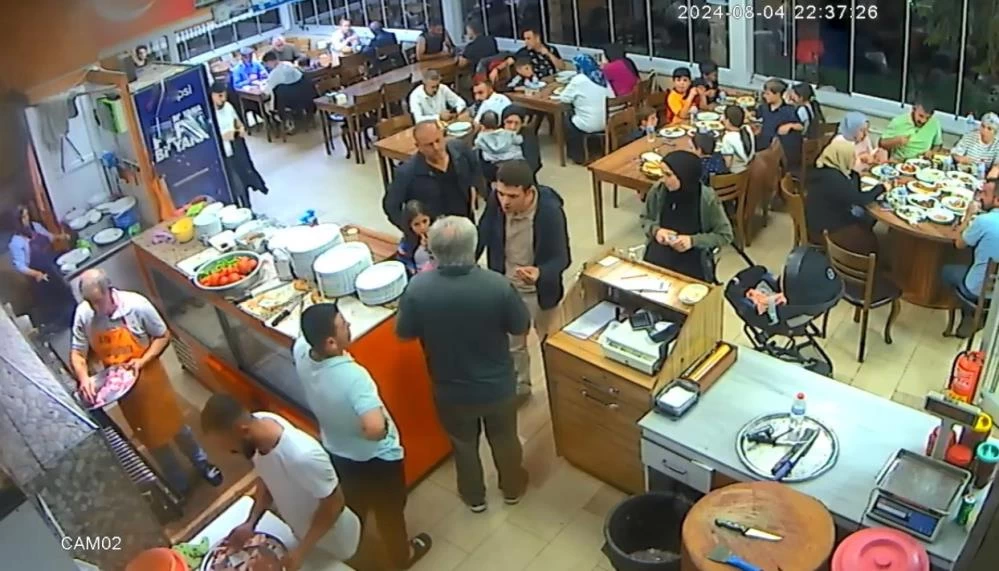 Savcı ile restoran çalışanları arasında kavga! 9 aylık bebek arada kaldı