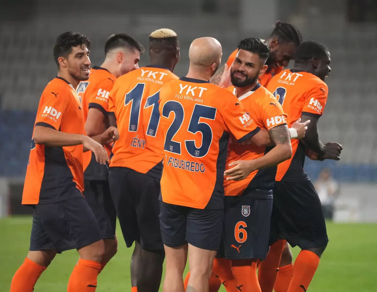 Başakşehir, Avrupa'da Devam Dedi! St. Patrick's'i 2-0 geçti