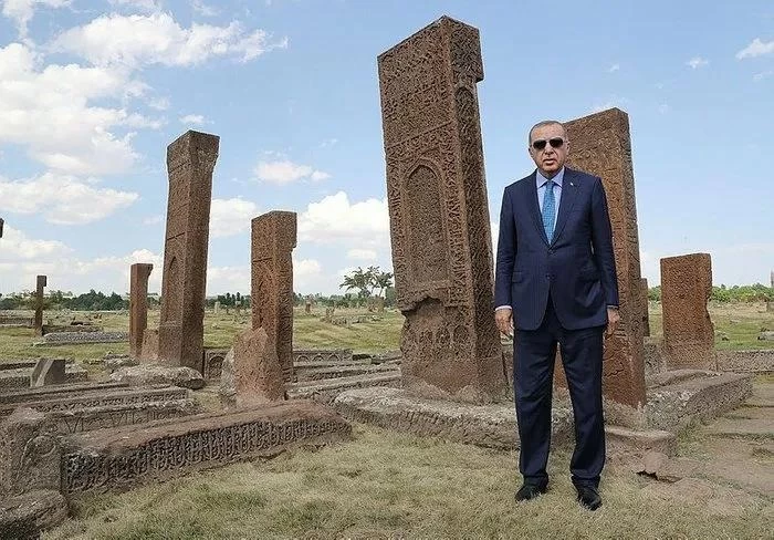 Malazgirt Zaferi'nin 953. Yılında Kabine Ahlat'ta Toplanıyor: Gündemde Orman Yangınları ve Gazze Var