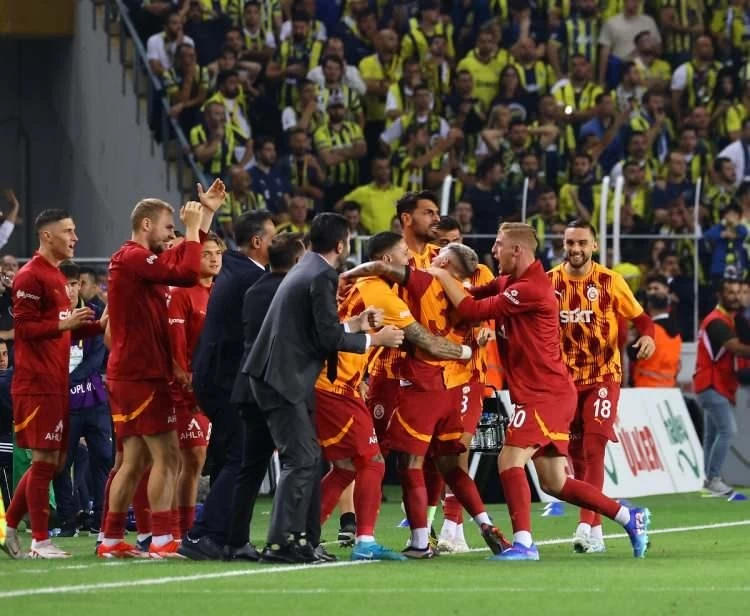 Galatasaray'ın 3-1'lik Fenerbahçe Zaferi Dünya Basınında: Mourinho'ya İlk Lig Yenilgisi!