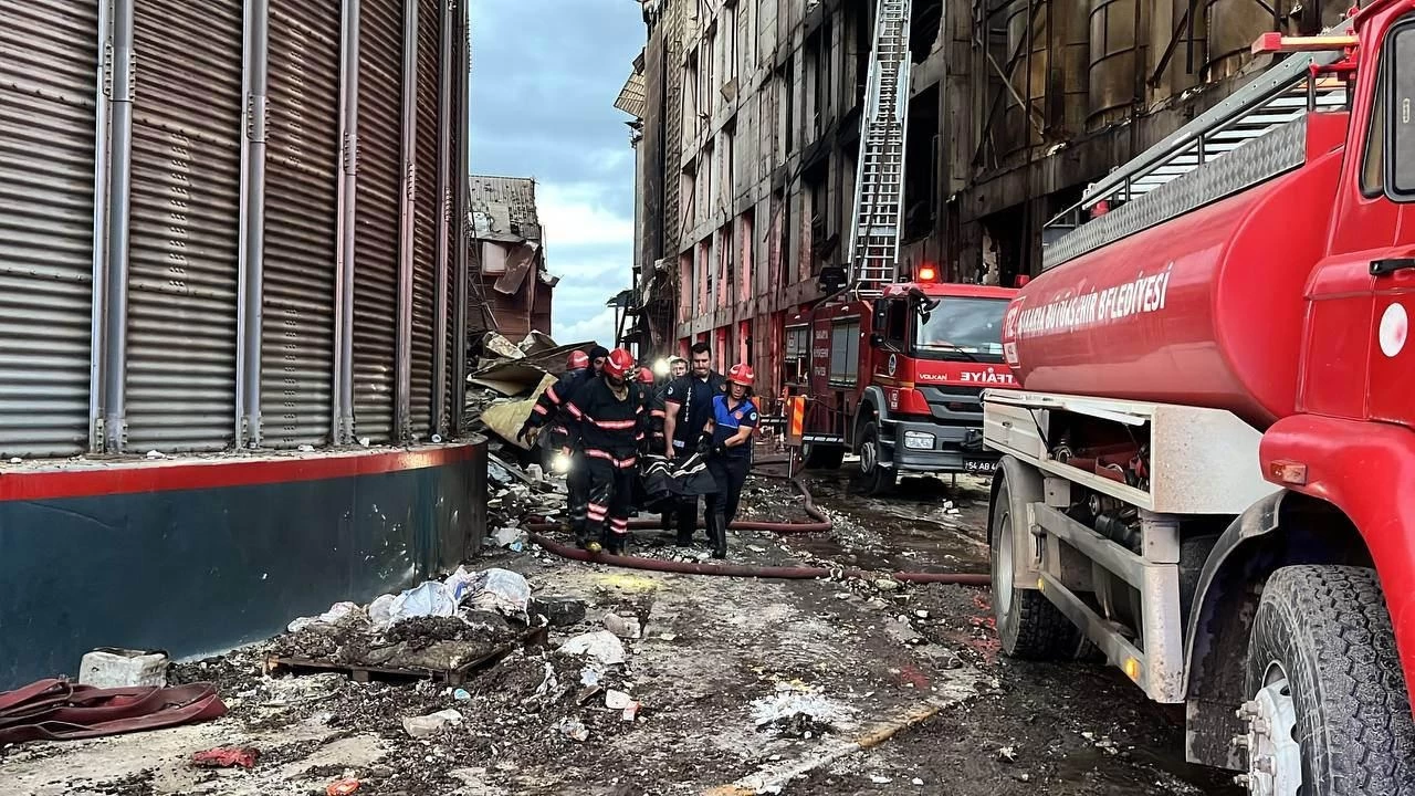 Sakarya Hendek'te Makarna Fabrikasında Patlama! 1 Ölü, 30 Yaralı